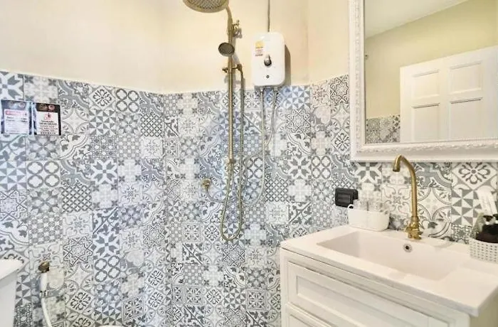 2499 Heritage Chinatown By Roomquest Hotel 5*